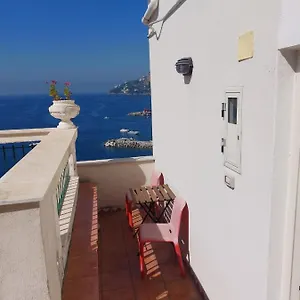 La Stanza Sul Porto Di Piccina Piccina Con Bagno Privato E Terrazzino Vista Mare Amalfi
