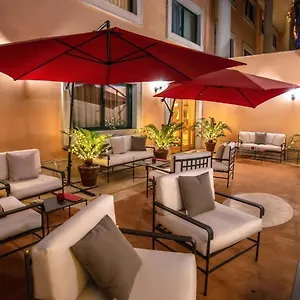 https://river-chateau.it-romehotels.com