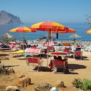 https://happy-camp-mobile-homes-in-el-bahira-camping-village.sicilyhotelsitaly.net