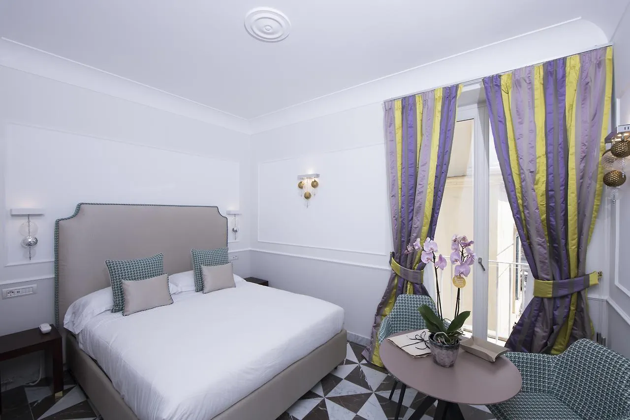 La Bambagina Hotel Amalfi 2*,
